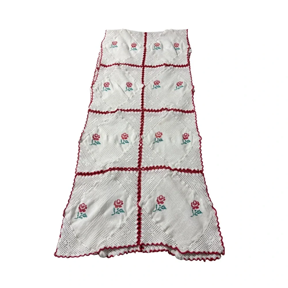 Vintage Handmade Crochet Table Runner White Red Rose Cross Stitch Floral 34x13
